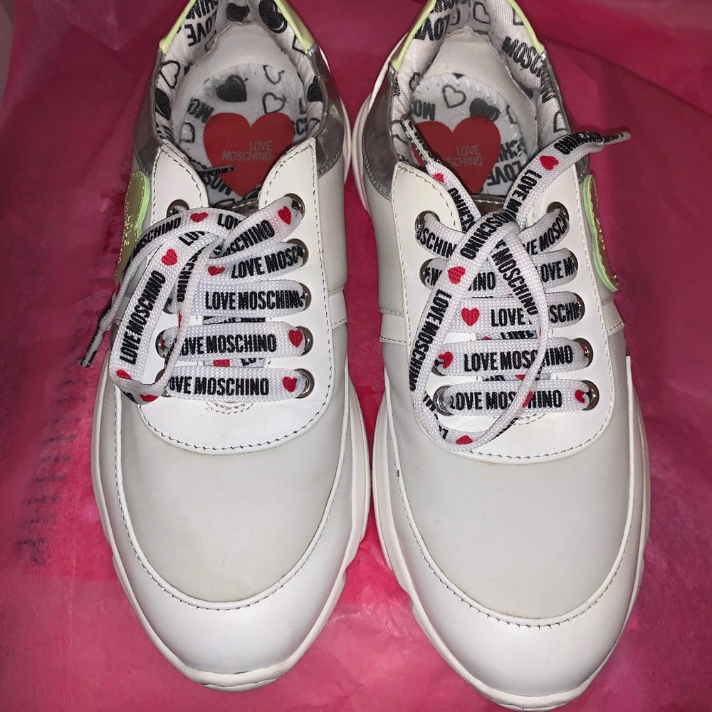 Love Moschino sneakers with love Moschino laces